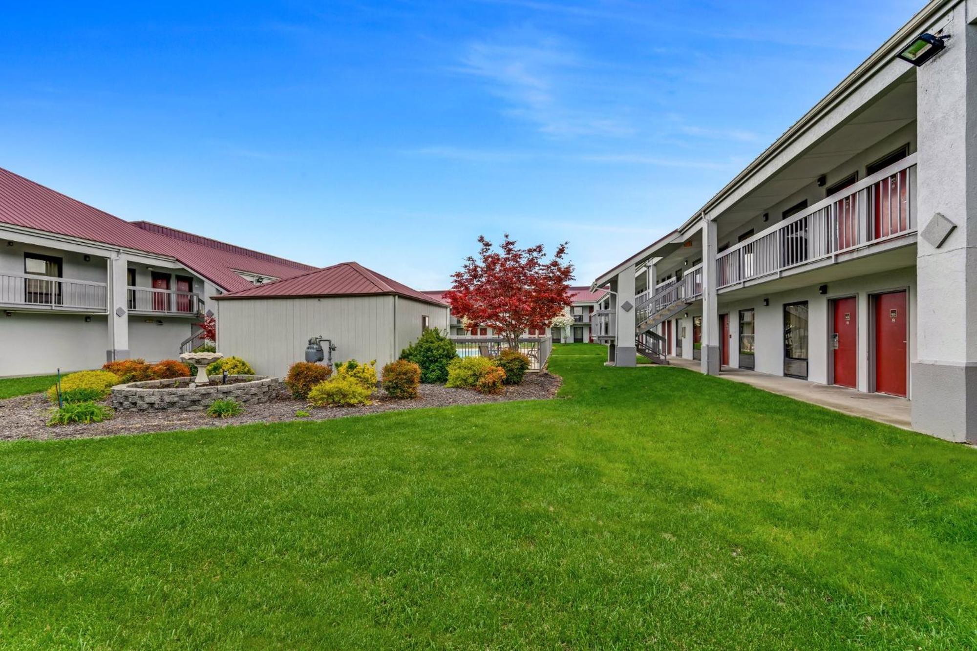 Red Roof Inn Kingsport Exterior photo